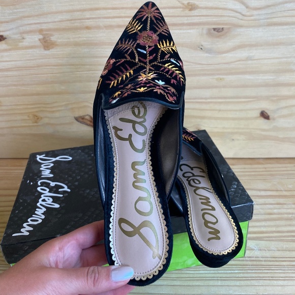 SAM EDELMAN Black Velvet Shoes - Picture 4 of 7